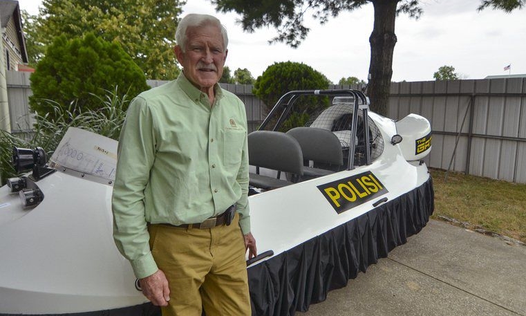 Hovercraft built in Terre Haute at work in Texas (Hurricane Harvey) - TH Tribune-StarAn amphibious craft built in Terre Haute is helping to rescue flood victims of Hurricane Harvey in parts of Texas...READ ARTICLE