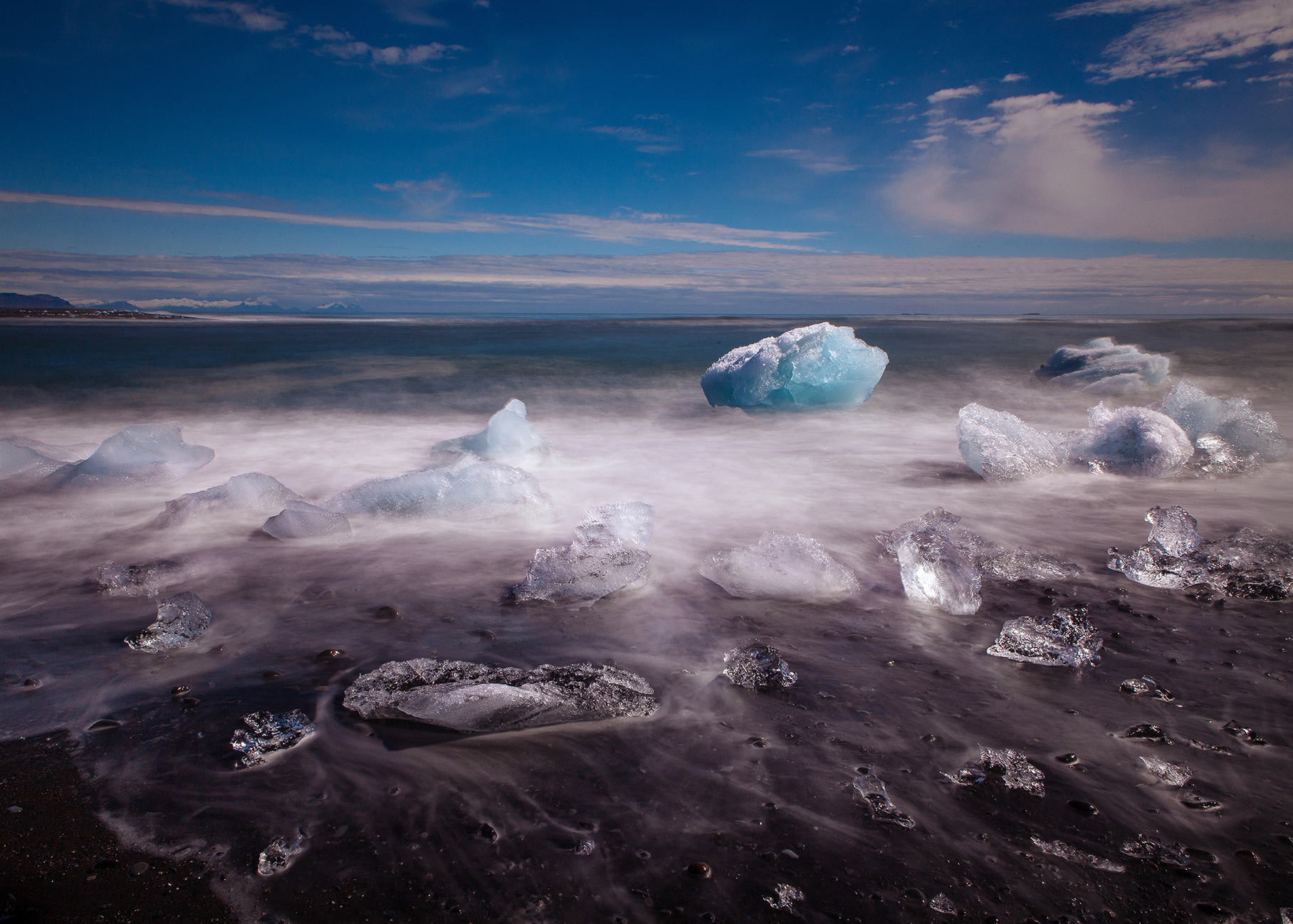 Iceland, Jokulsarlon, Grave of Icebergs