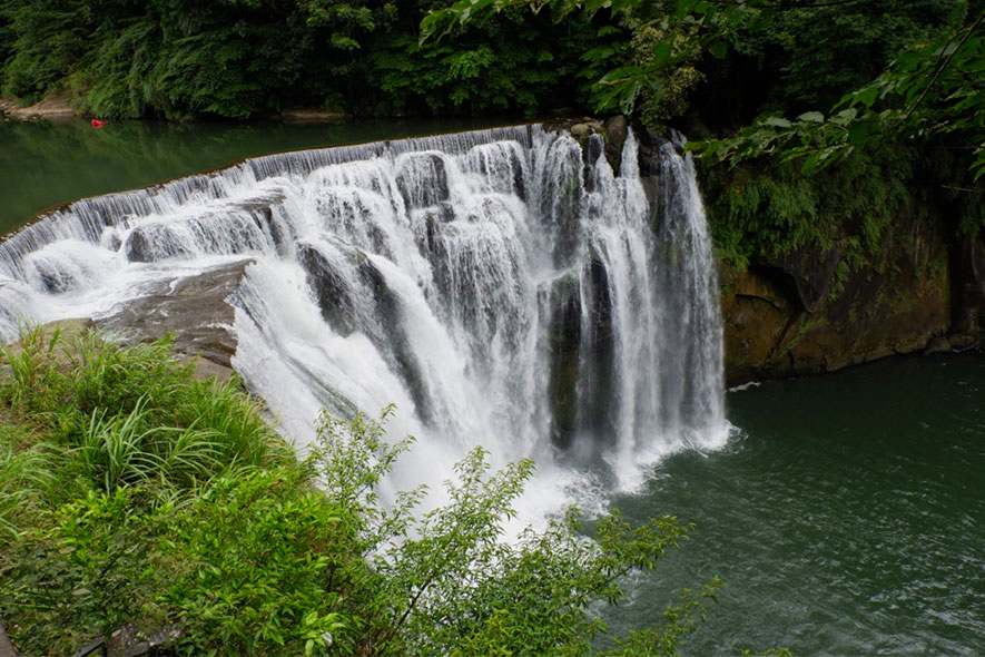 shifen waterfall taiwan