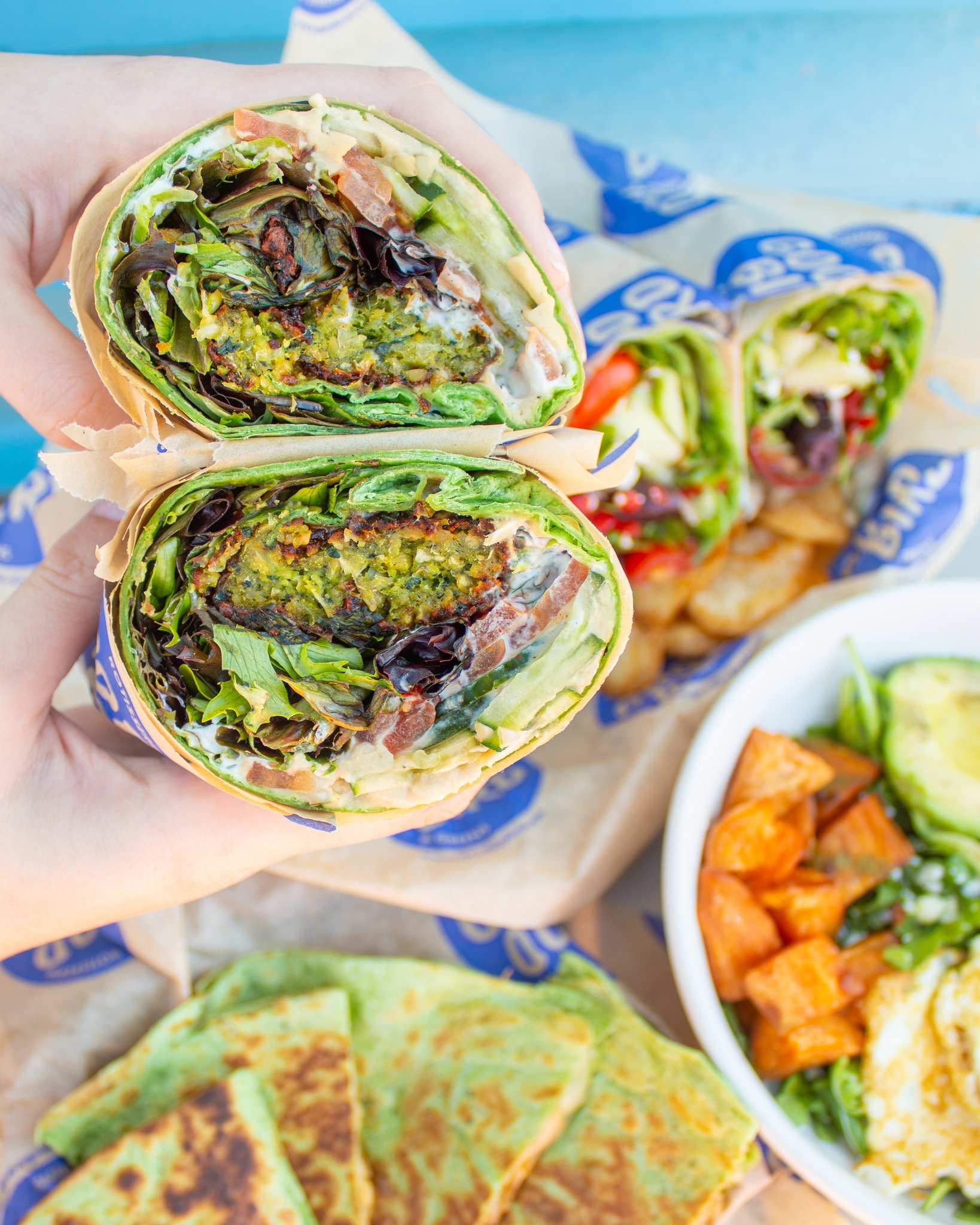 This is how you do a falafel wrap.

Fresh falafel, crunchy veggies, lemony greens, and both MJ sauce and tzatziki in one wrap 🙂&zwj;↕️

It&rsquo;s balanced, flavorful, and the kind of lunch that leaves you feeling good the rest of the day. 

#goodbi