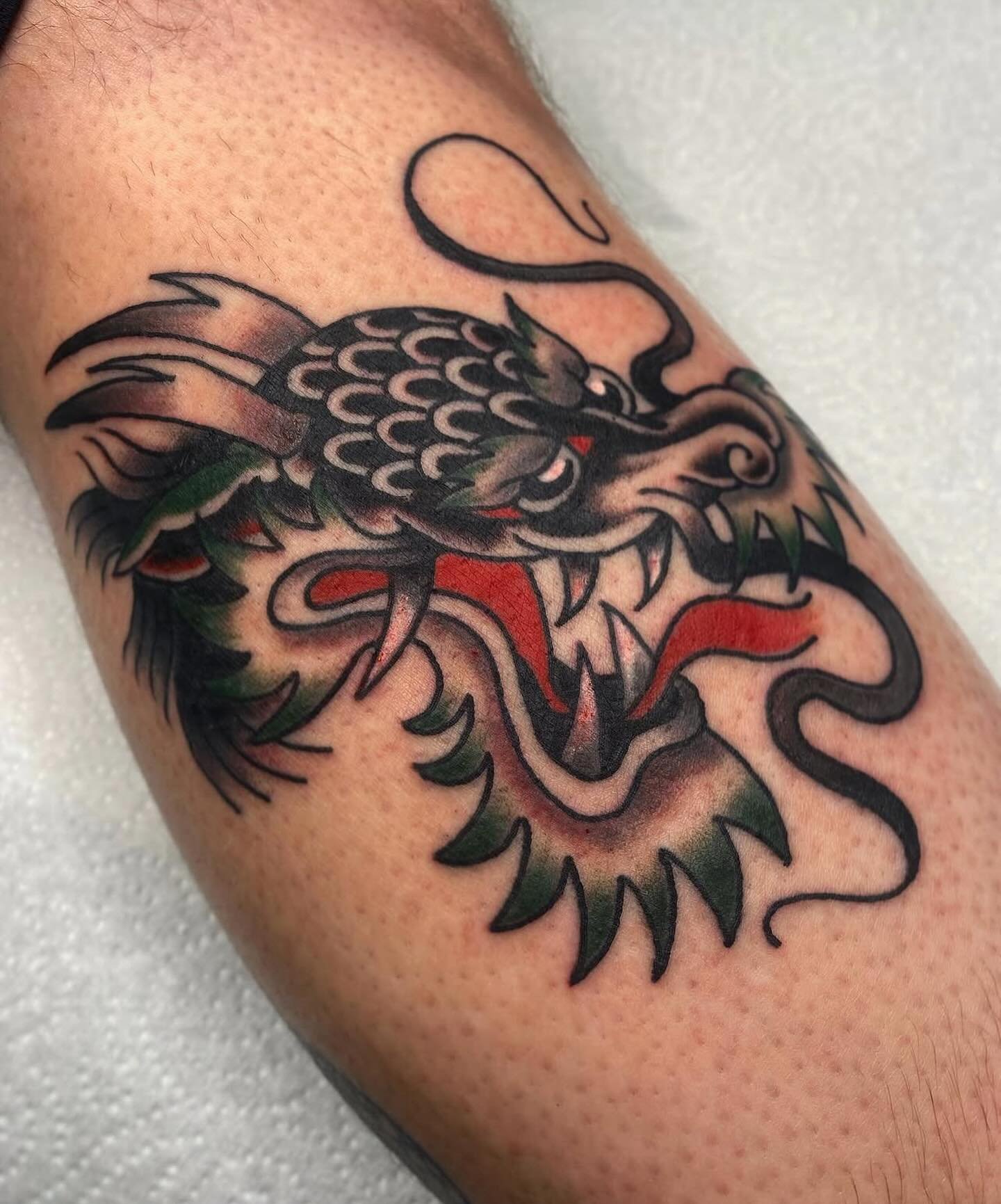 @plattstatts with this flash dragon head piece 😈 book in for her walk ins this Friday for her Friday 13th flash or slide her an email to book her June spaces! 
.
.
#threekingstattoo #3KLDN #threekingslondon #3K #tattoo #tattooing #london #deptford #