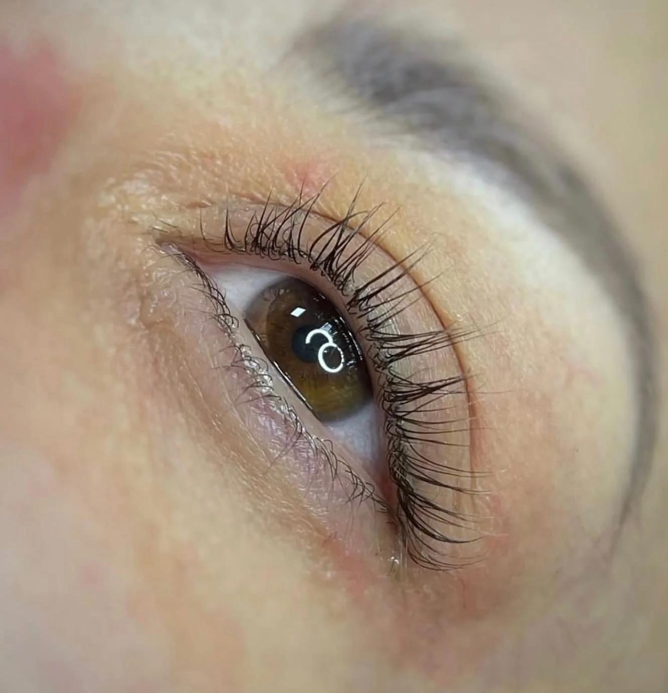 A juicy lil lash lift from @that_browgirl ✨ To book in with sophie reach out to her directly for lash lifts, brows and faux frecks! She&rsquo;s taking bookings for October and November ✨💅🏼
.
.
#threekingstattoo #3KLDN #threekingslondon #3K #tattoo 