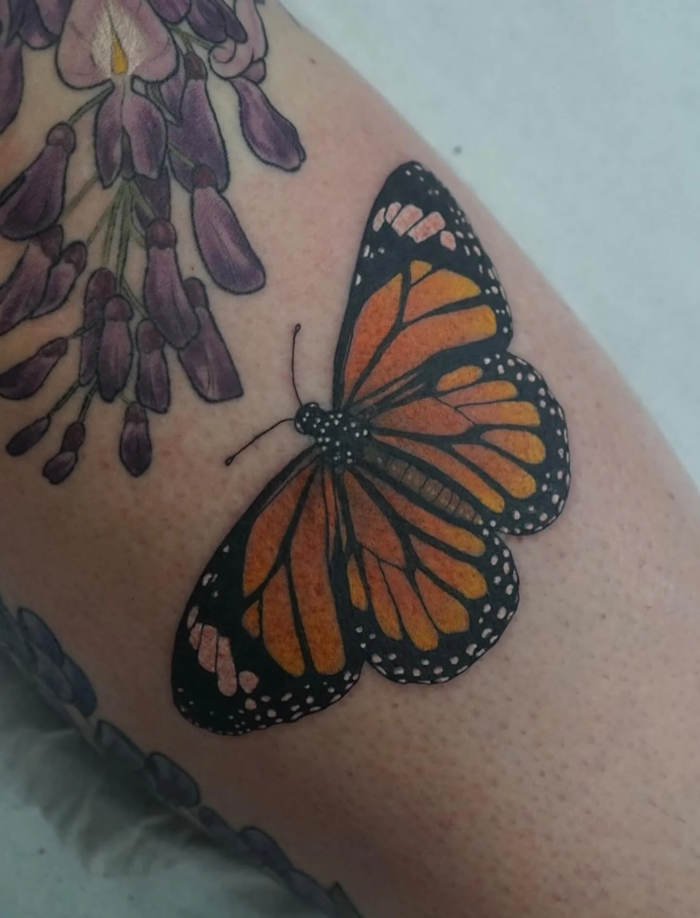 @amandatattoos did this this cutie recently! ✨ for walk ins head in on Fridays or reach out to Amanda directly to book for remaining November dates! 
.
.
#threekingstattoo #3KLDN #threekingslondon #3K #tattoo #tattooing #london #deptford #brockley #s