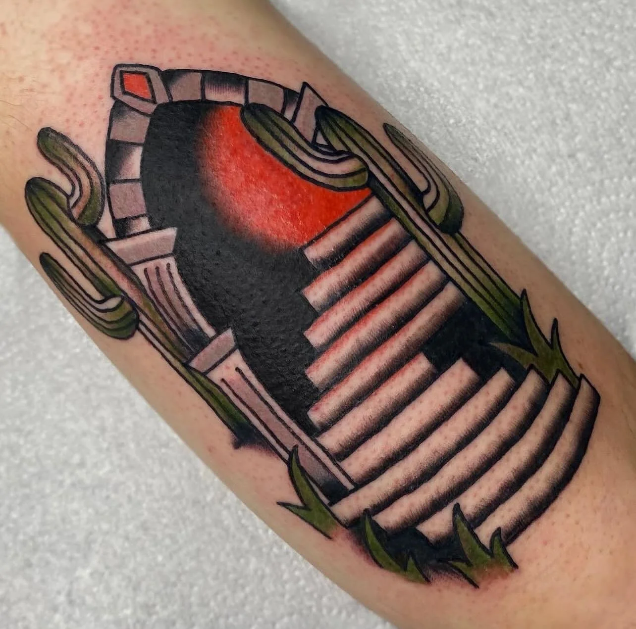 A lil gateway action from @plattstatts ✨ Jess will be taking bookings in the new year soon, so reach out to her to enquire! 
.
.
#threekingstattoo #3KLDN #threekingslondon #3K #tattoo #tattooing #london #deptford #brockley #southlondon #newcross #se8