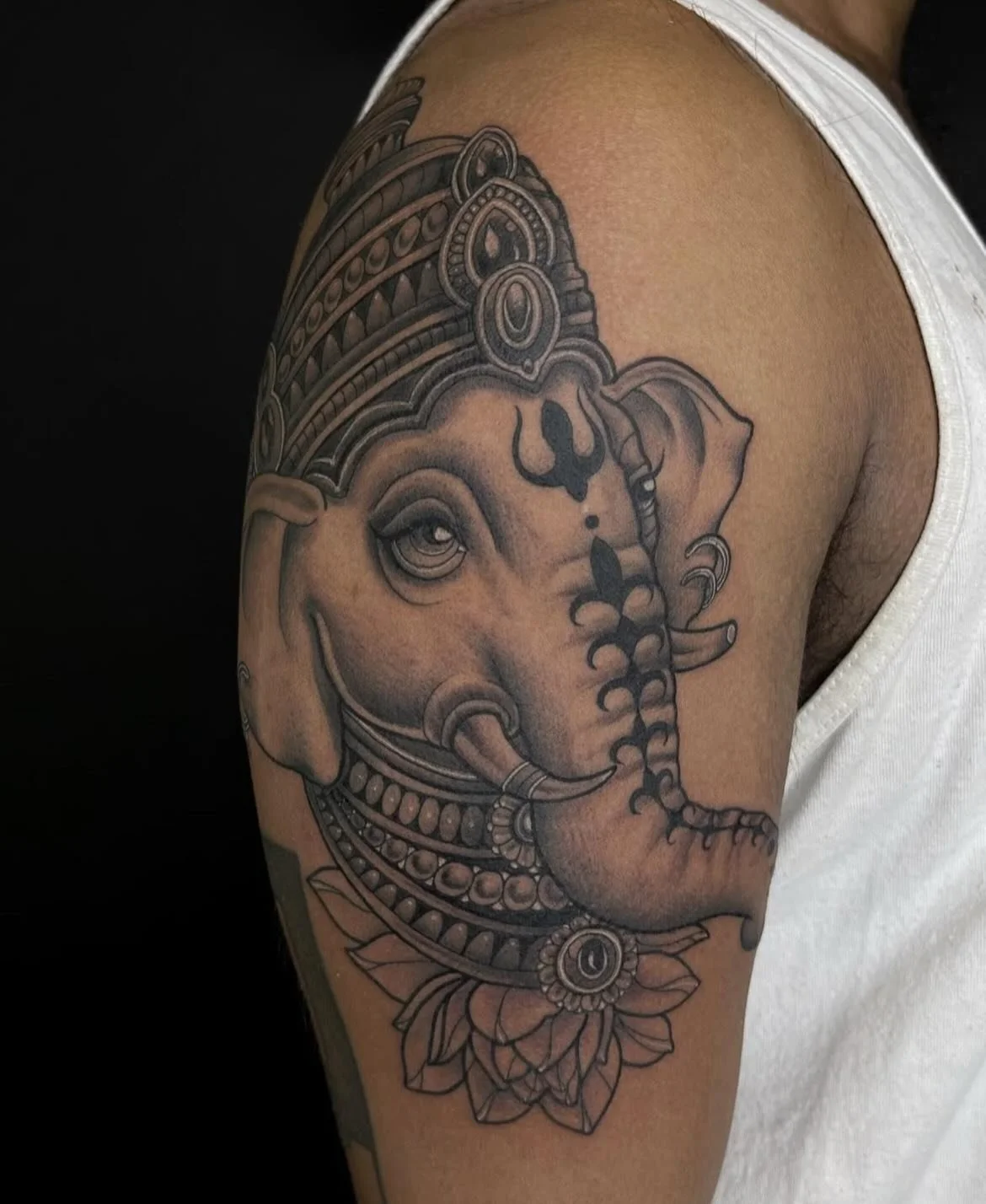 Ganesh by @frida_sedgwick 🕉️
3KBK@THREEKINGSTATTOO.COM
.
.
.
#threekingstattoo #ganesh #tattoodo #tattoosnob #brooklyn