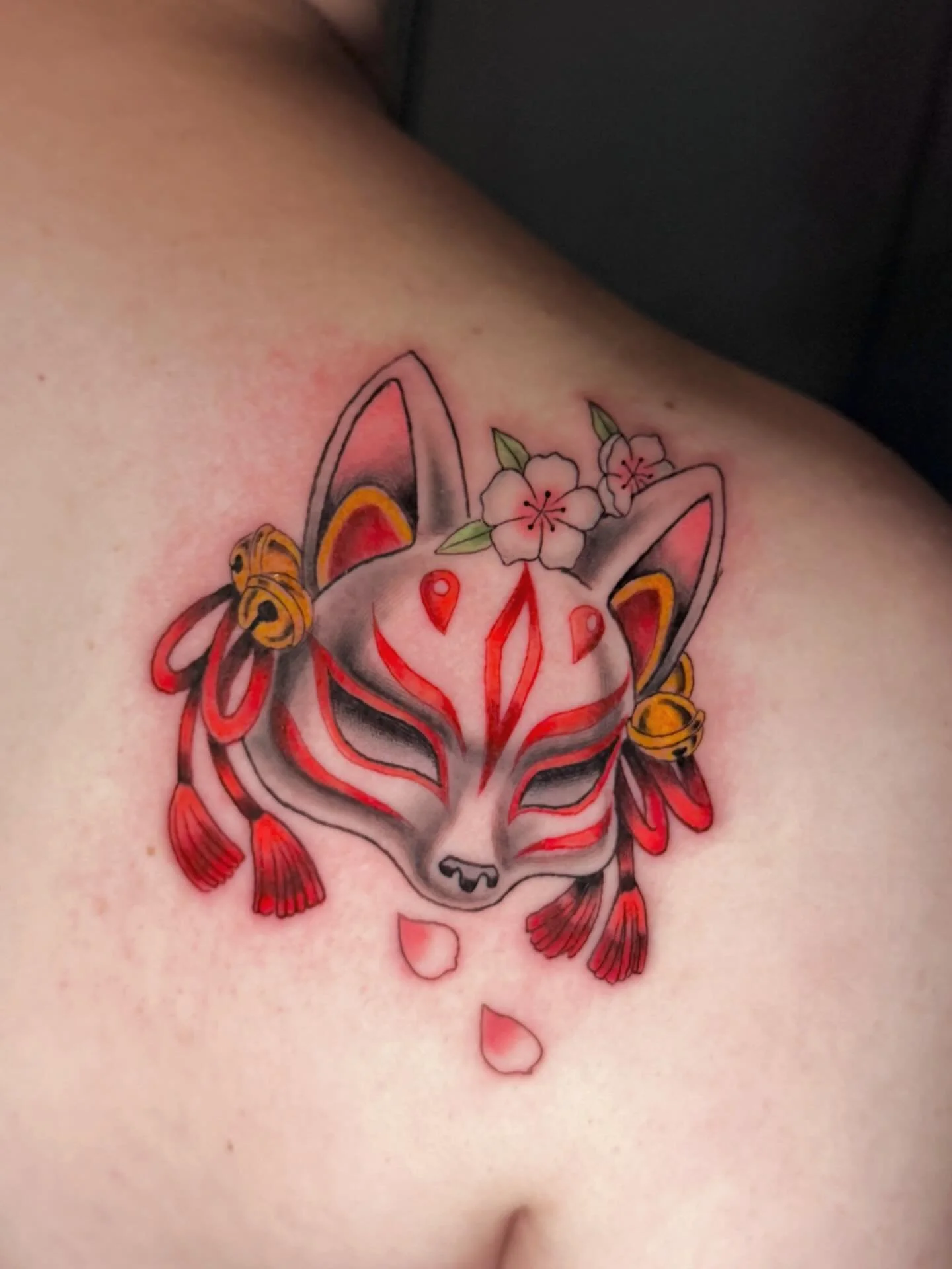 Kitsune mask by @jandadrawsstuff
3KBK@THREEKINGSTATTOO.COM
.
.
.
#threekingstattoo #tattoosnob #ladytattooartist #brooklyn #newyorkcity