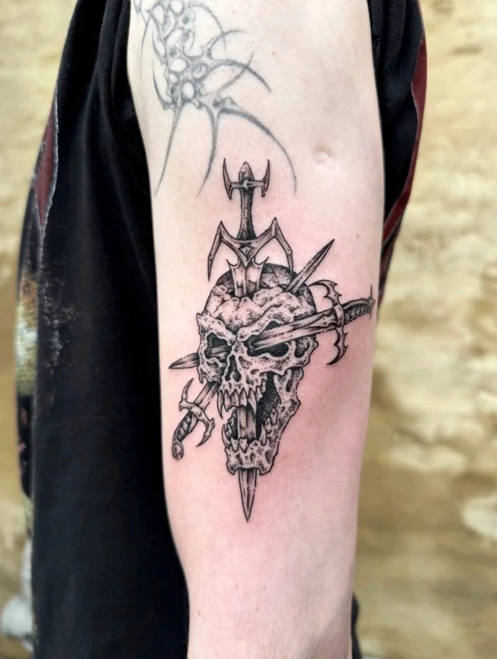 Headache inducing @slimesociety ⚔️⚔️ Colin is on walk is every Wednesday, or reach out directly to book in for custom/larger scale work through May and June!