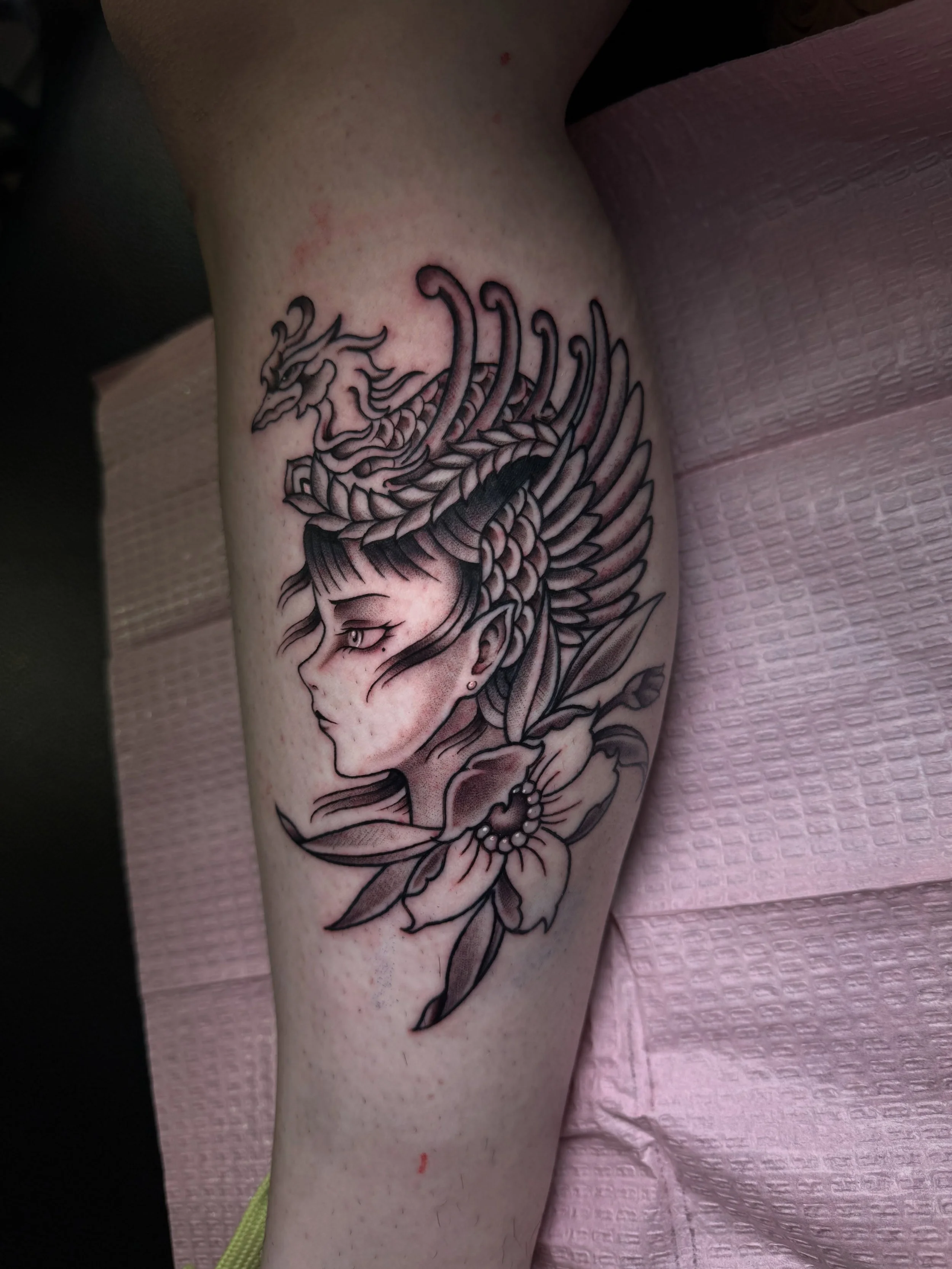 Phoenix lady head from @niirutattoo &lsquo;s flash.
3KLI@THREEKINGSTATTOO.COM

&bull;

&bull;

&bull;

#3kli #threekingstattoo #ladyhead #tattoos #art