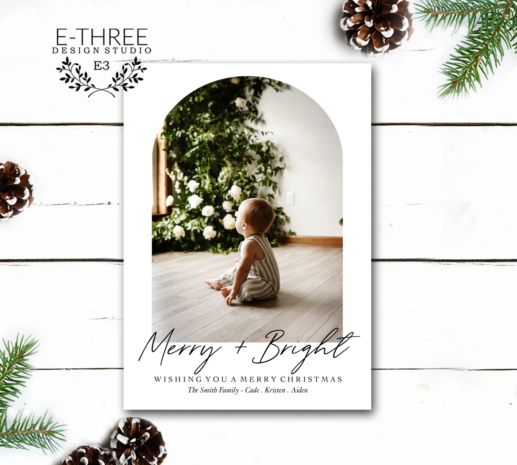 Minimalistic Arched Shaped Photo Christmas Card