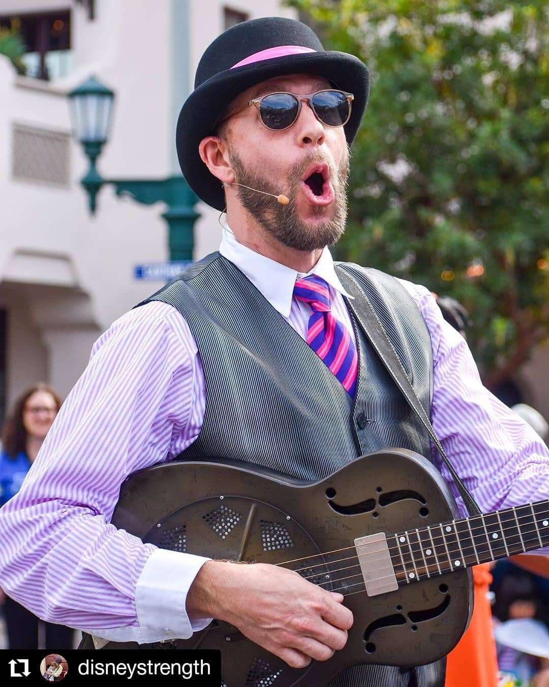 The candid moments you capture! Brava Anna!
#Repost @disneystrength
• • • • • •
Disney California Adventure Park
T-bone, a star 💜🎸🤍
.
.
.
.
#fiveanddime #carthaycircle #5anddime #jazzband #jazzmusic #jazz #buenavist
