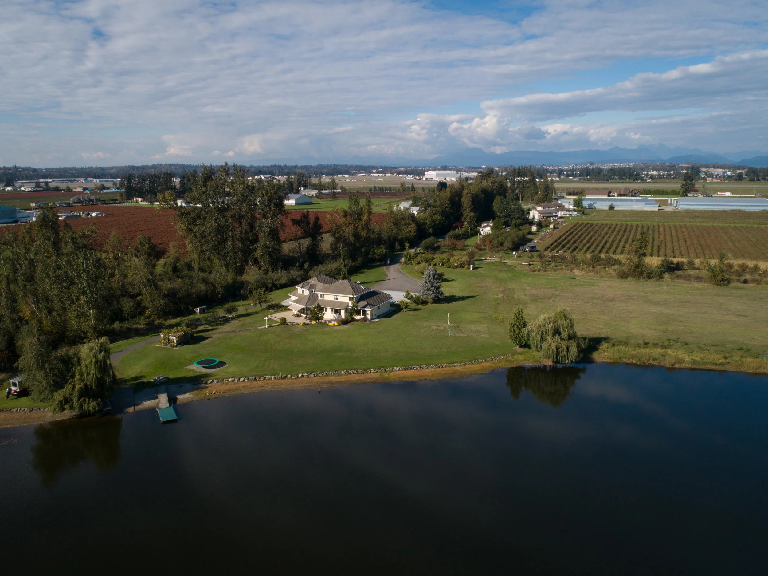 2 - AERIAL - DAYLIGHT - Laxton Lake-4.jpg
