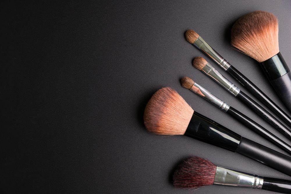 Make-Up Cover Web.jpg