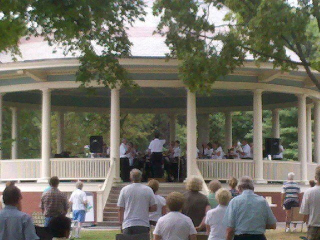 bandstand3 072411.jpg