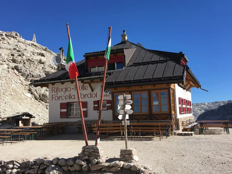 Piz Boe - Refugio Above Switchbacks