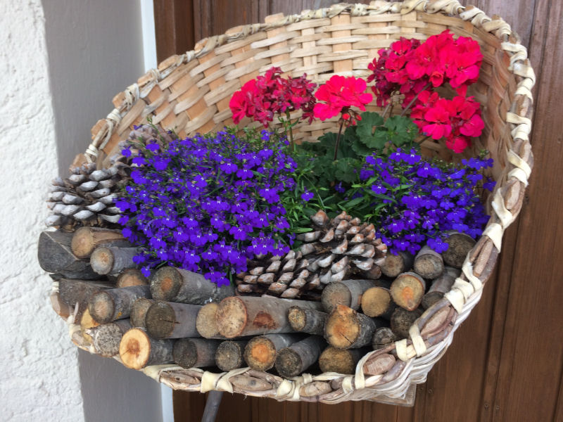 Rosengarten Rotwand - Basket of Flowers