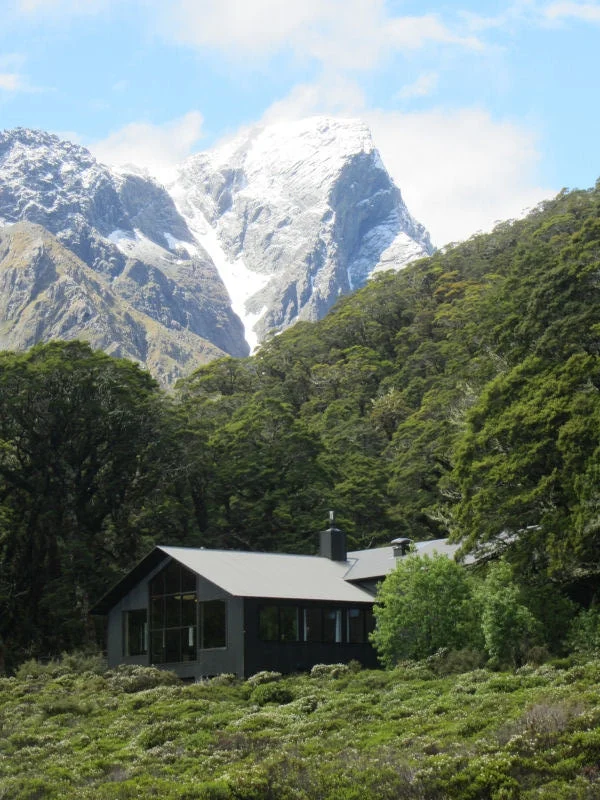 Lake MacKenzie Hut