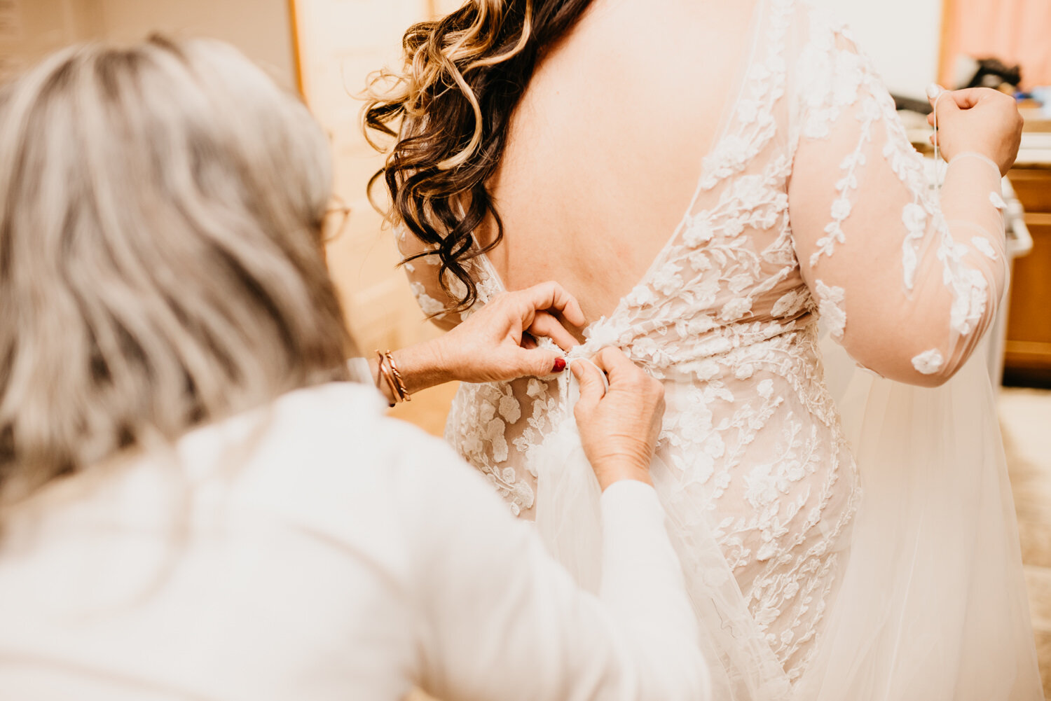 Hualapai Mountain Park Elopement - Amber Garrett Photography - 004.jpg