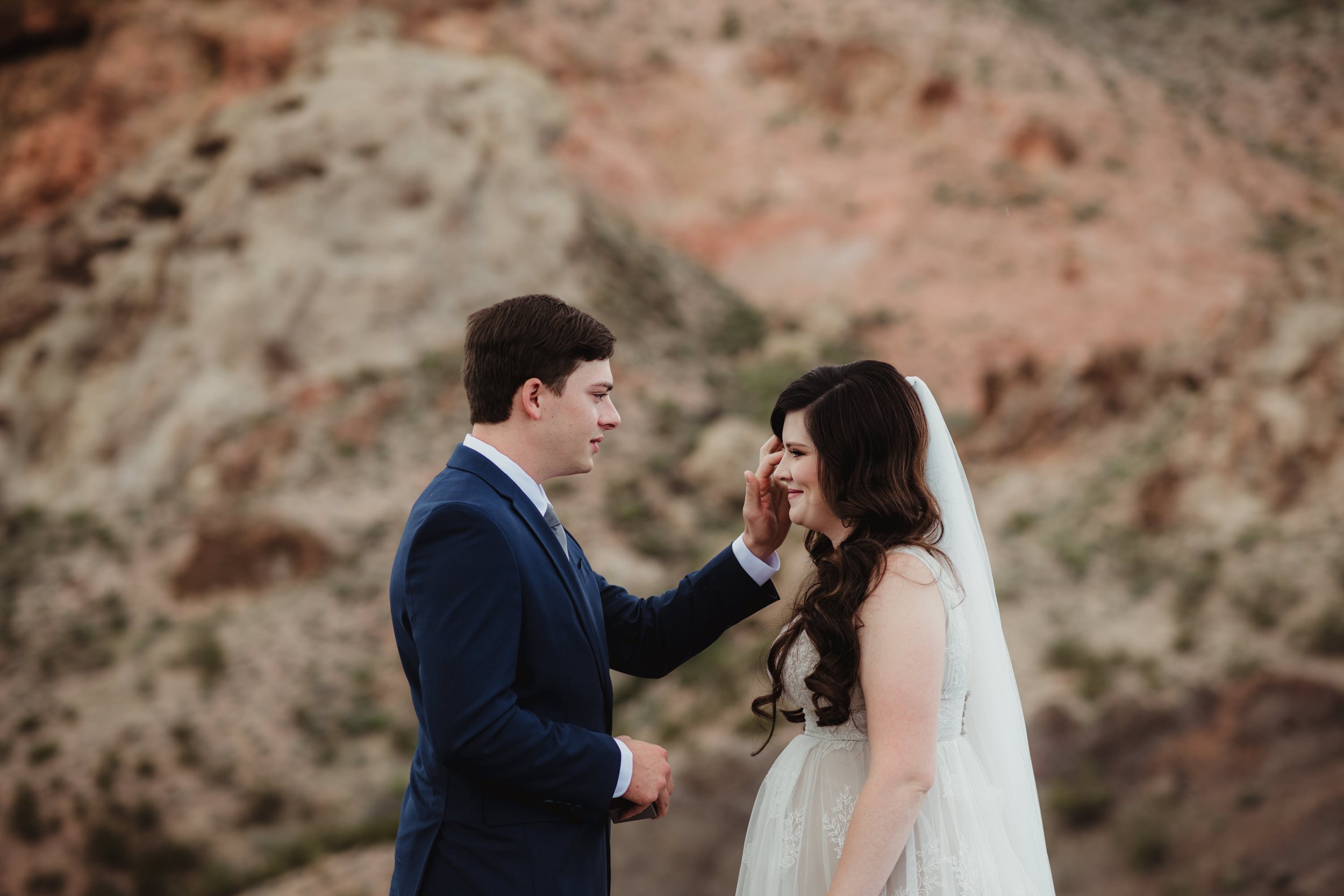 Las Vegas Full Day Elopement - Amber Garrett Photography - 009.JPG