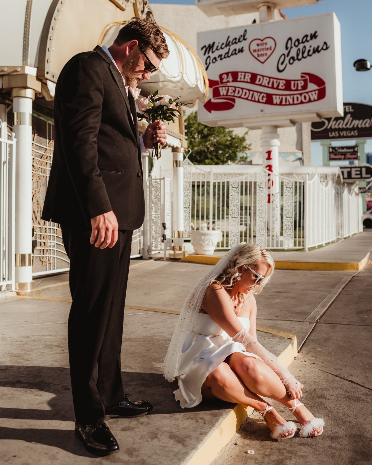 This isn't a photo I'd normally post, but I really love the candidness that accompanies elopement days. Wanna pop a squat and take off your heels in favor of your slippers? Hell yeah babe. Make your honey hold your bouquet and get comfy.⁣
⁣
Alt capti