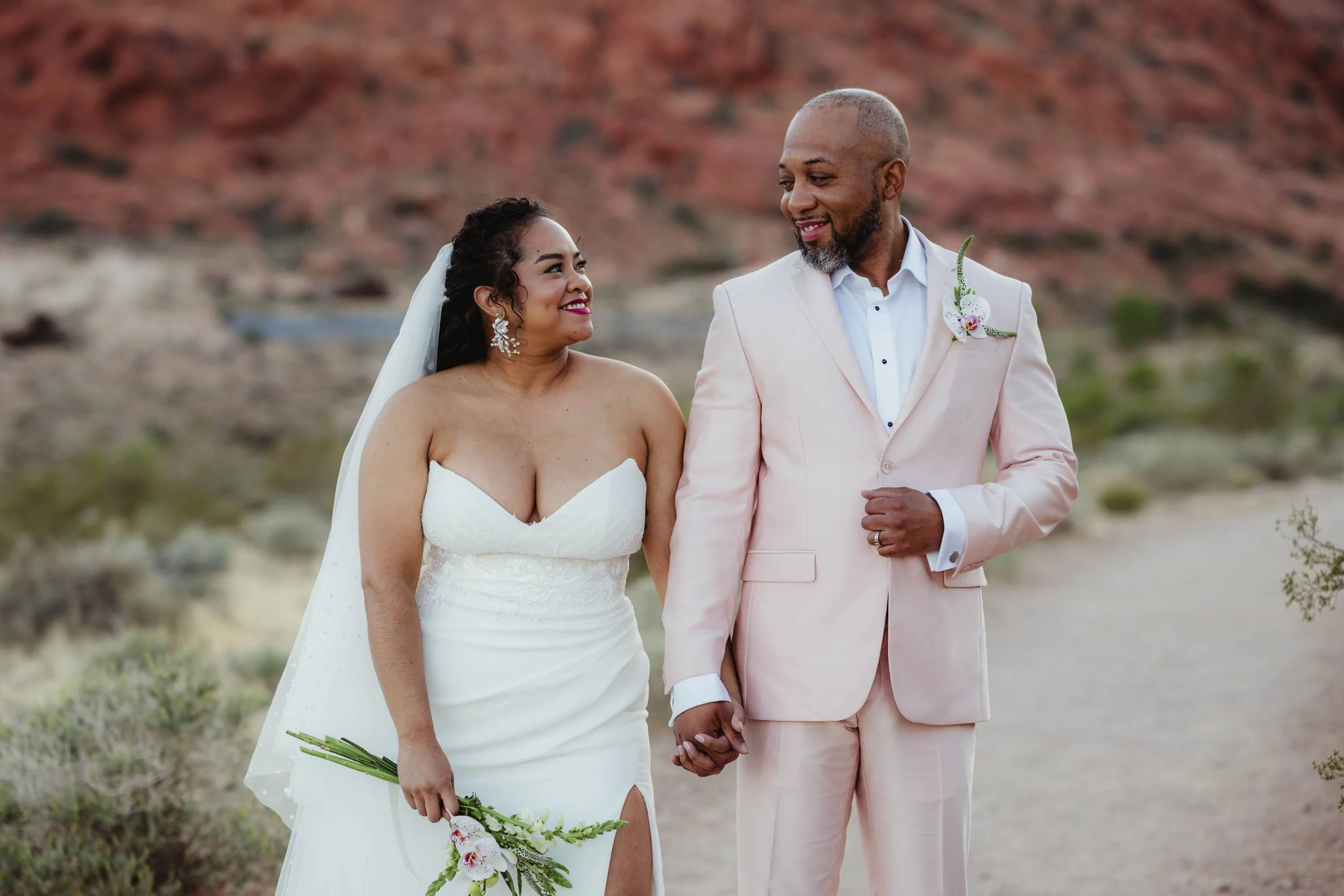 Las Vegas Elopement Pictures - Amber Garrett Photography-4.jpg