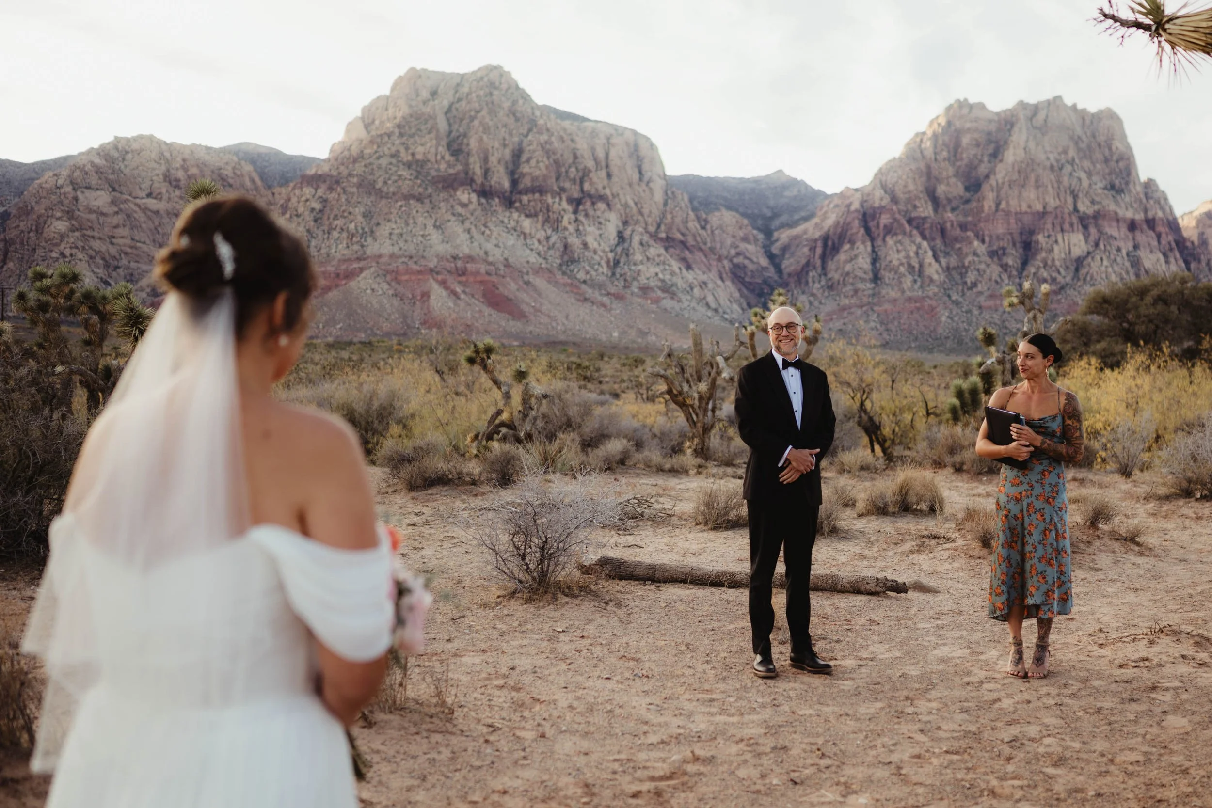 What to Know About a Desert Elopement - Las Vegas Elopement Photographer-8.jpg
