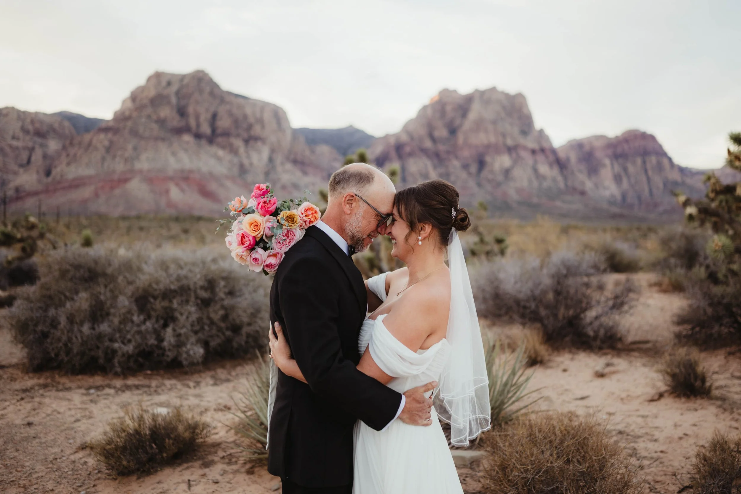 What to Know About a Desert Elopement - Las Vegas Elopement Photographer-26.jpg