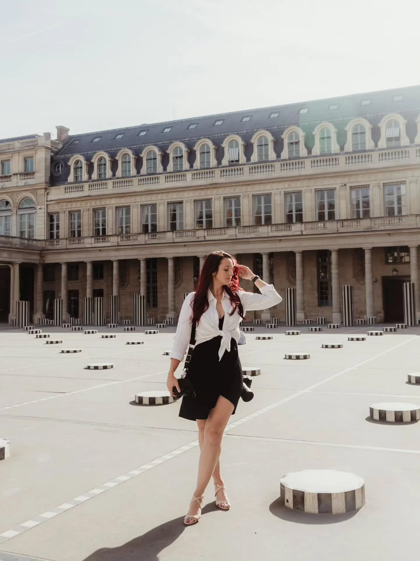 New headshots from Paris just dropped 👀

Heyo, I'm Amber! I'm a wedding photographer specializing in bold, luxury images of a day that happens once in a lifetime. Here are some things about me:
1. I'm a fan of love in all forms, all expressions, no 