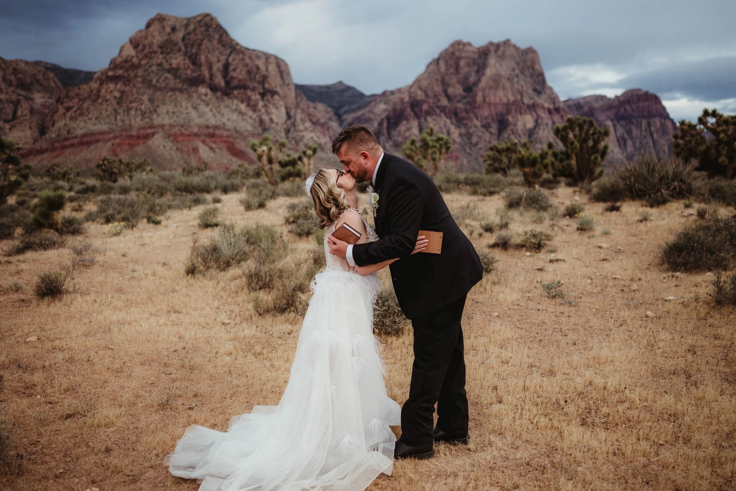 Red Rock Canyon Elopement Las Vegas Wedding and Elopement Photographer-4.jpg