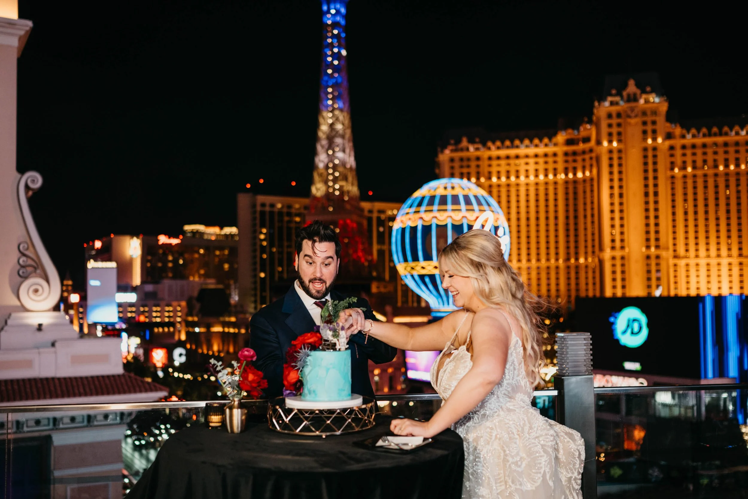 Cosmopolitan Las Vegas Rooftop Wedding Las Vegas Wedding and Elopement Photographer-74.jpg