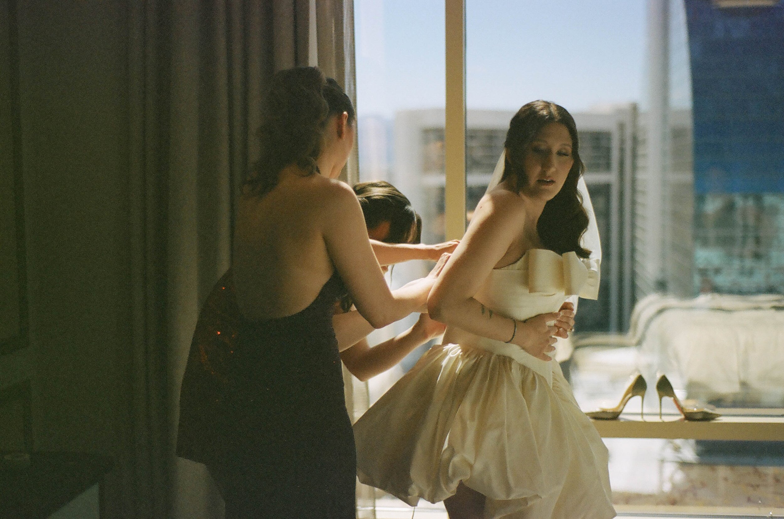The Venetian Best Getting Ready Hotels in Las Vegas Las Vegas Wedding Photographer-12.jpg