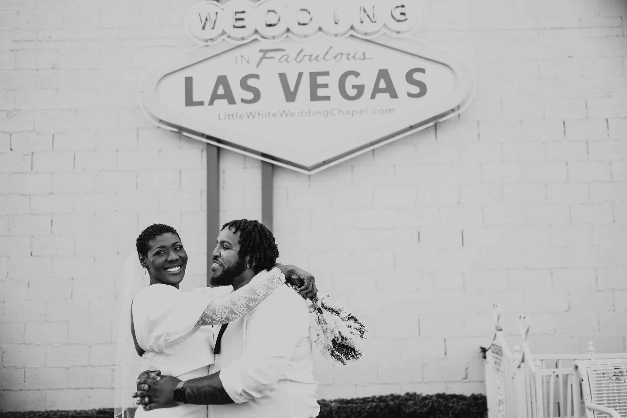 Little White Chapel Elopement - Amber Garrett Photography - 010.JPG