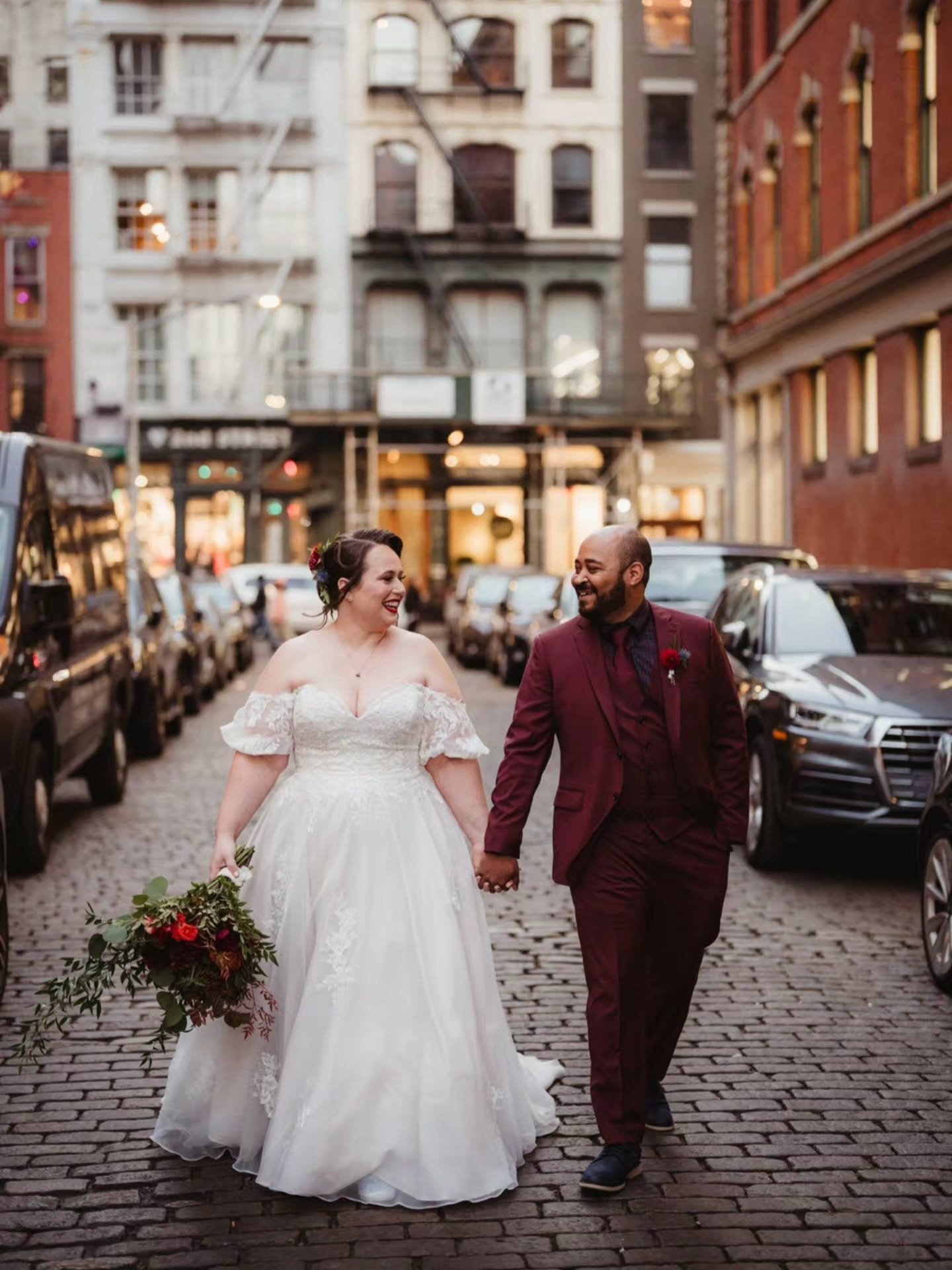 There's just something about photographing in a city like New York that's really unlike any other. Can't wait to be back on the east coast in a few short weeks!

#newyorkweddingphotographer #destinationweddingphotographer #lasvegasweddingphotographer
