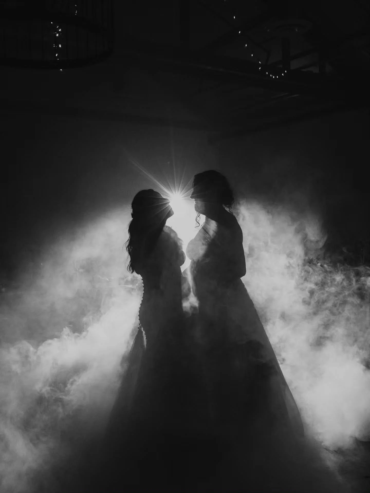 This wedding day was beyond stunning and I frankly have no words anymore.

Swipe to see me crying during the ceremony 🙈

The dream team:
Venue @doylelasvegas 
Planner @xti.payumo 
Photo @ambergarrettphoto 
Beauty @trubeautyagency 
Floral @abloomlv
D