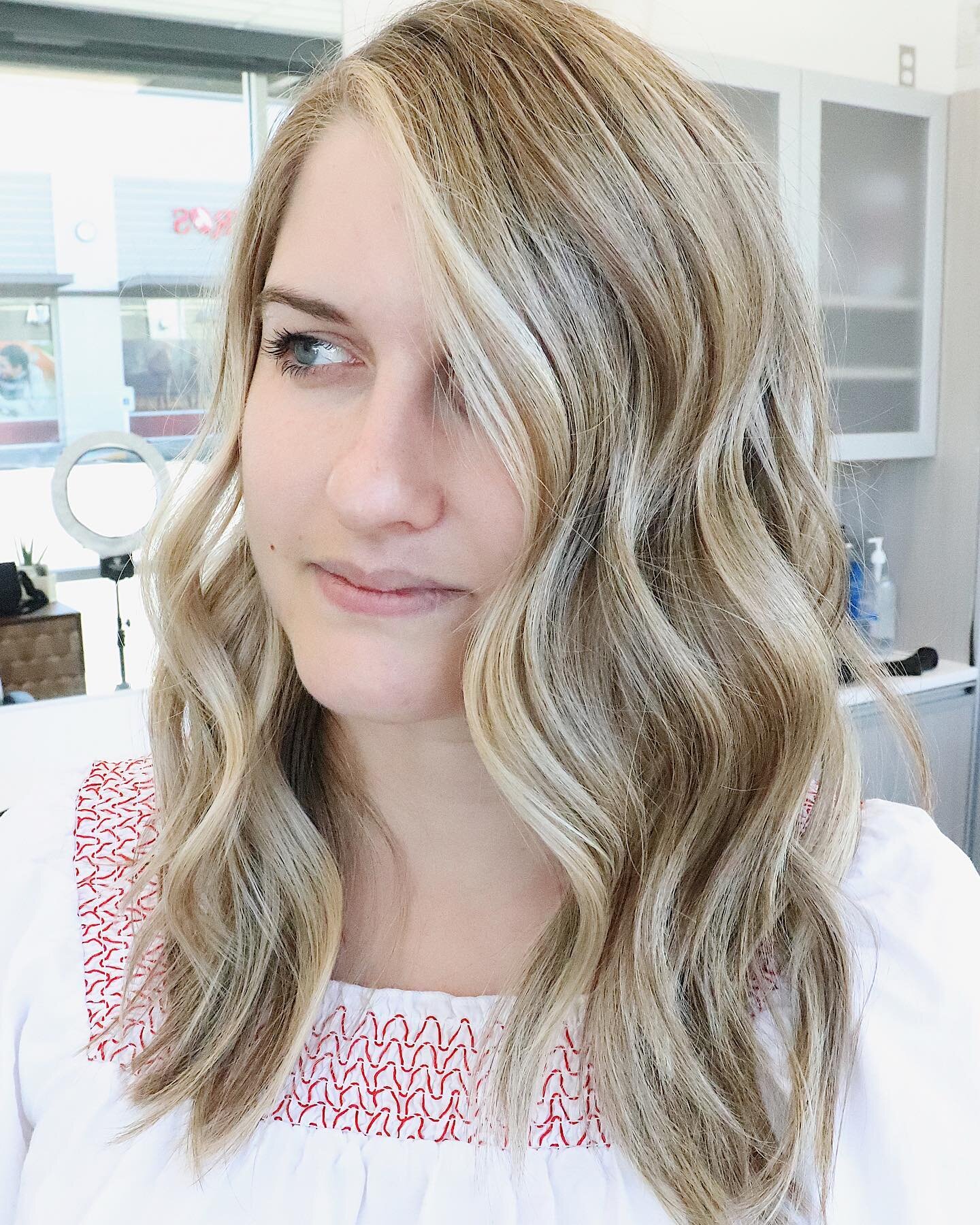 Bright and dimensional... my favorite kind of blondes 😍

For all booking inquiries please visit my website. . . . . . . . 
#seattlehair #seattlehairstylist #seattlebalayage #seattlesalon #seattlebeauty #seattlefashion #seattleblogger #seattledogs #m