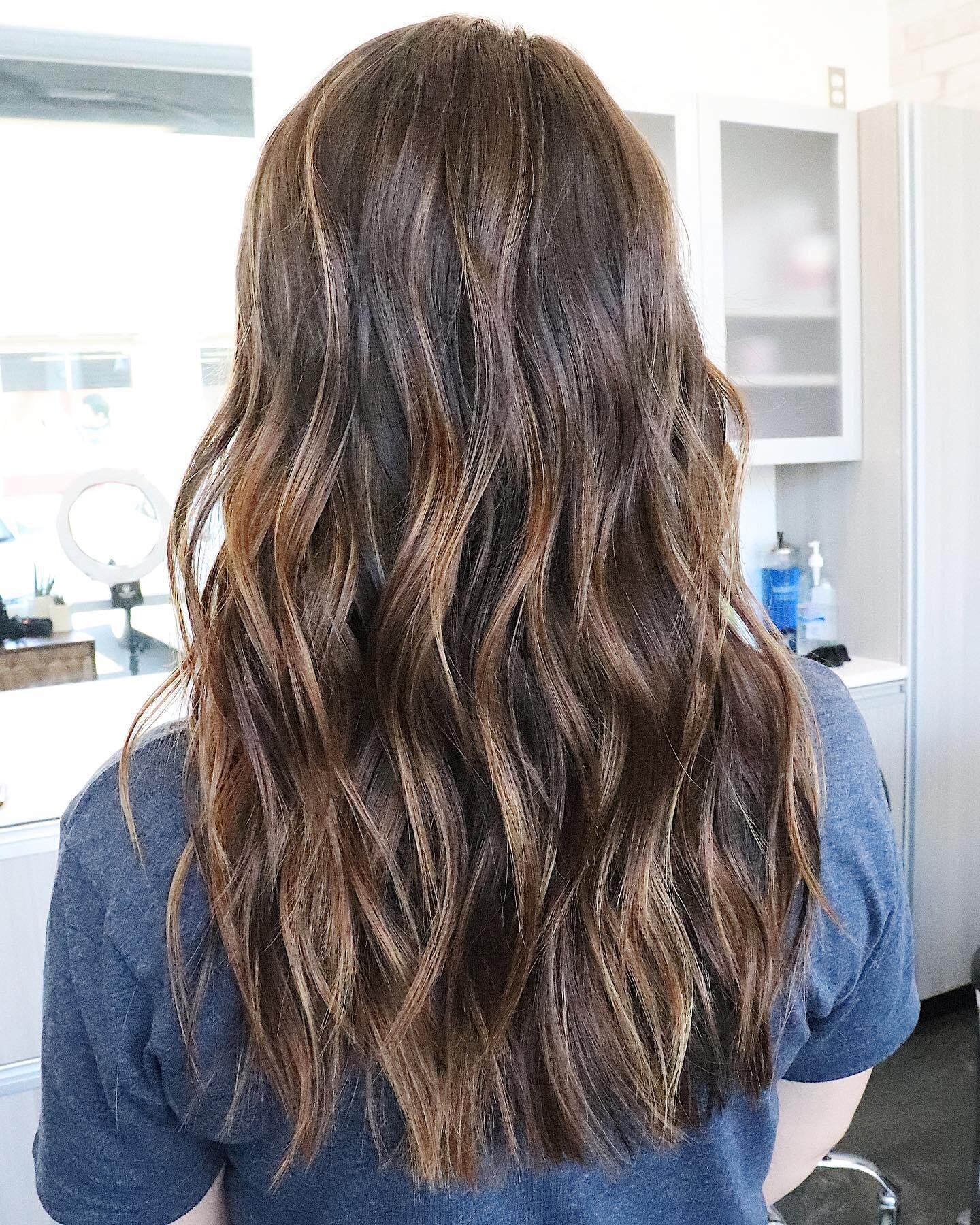 Sometimes less really is more! Who agrees?! 🤔 Are you looking to spice up your look but don&rsquo;t want to commit to a huge change? Shoot me an email at brielabrashhair@gmail.com and we can discuss how a low maintenance balayage might be for you! .