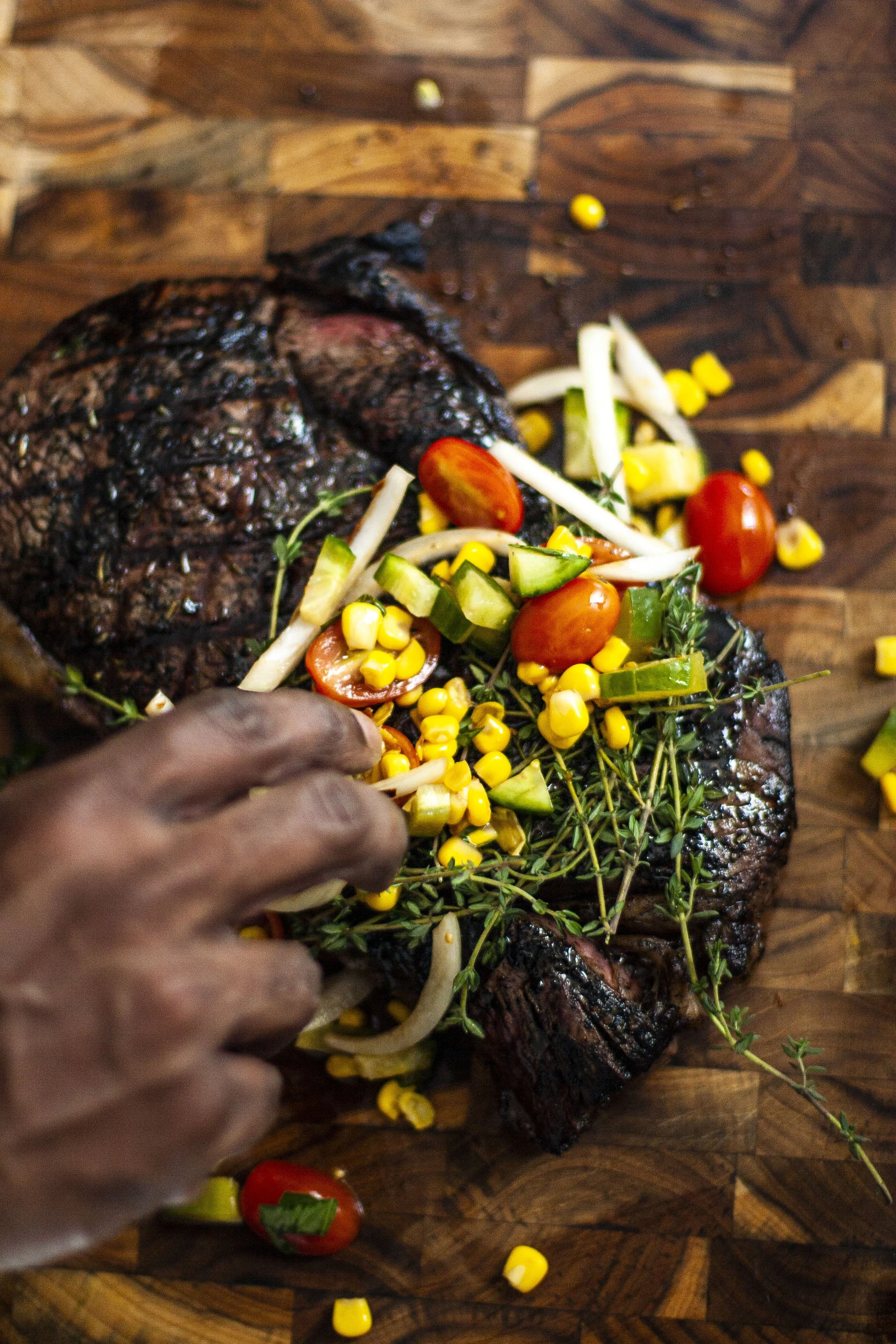 Grilled Sirloin Steak&nbsp;with Balsamic Tomatoes&nbsp;