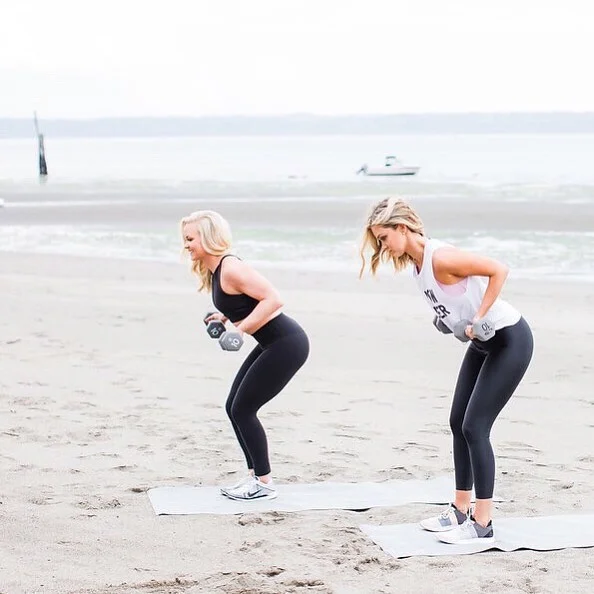 ✨ New on the blog! ✨ A simple arm workout that will make your arms lean and strong - and ready for tank tops - all summer long! (yes, we&rsquo;re in total denial that it&rsquo;s August already😉) #linkinbio 📸: @solidesigns
.
.
#workoutoftheday #armw