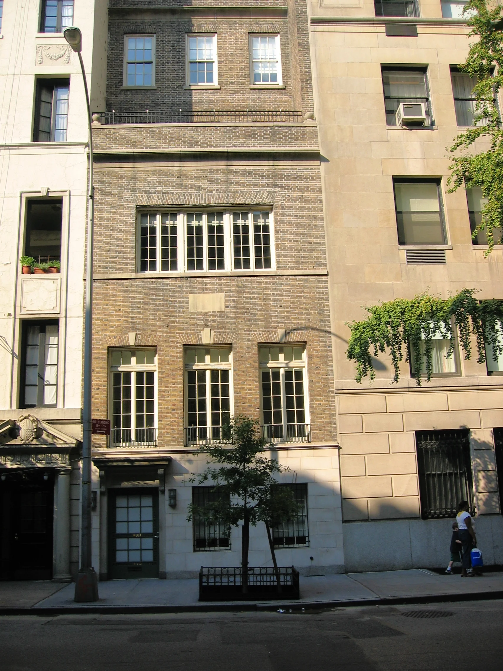    Architect:&nbsp;  HELFEND, MYERBERG, GUGGENHEIMER 