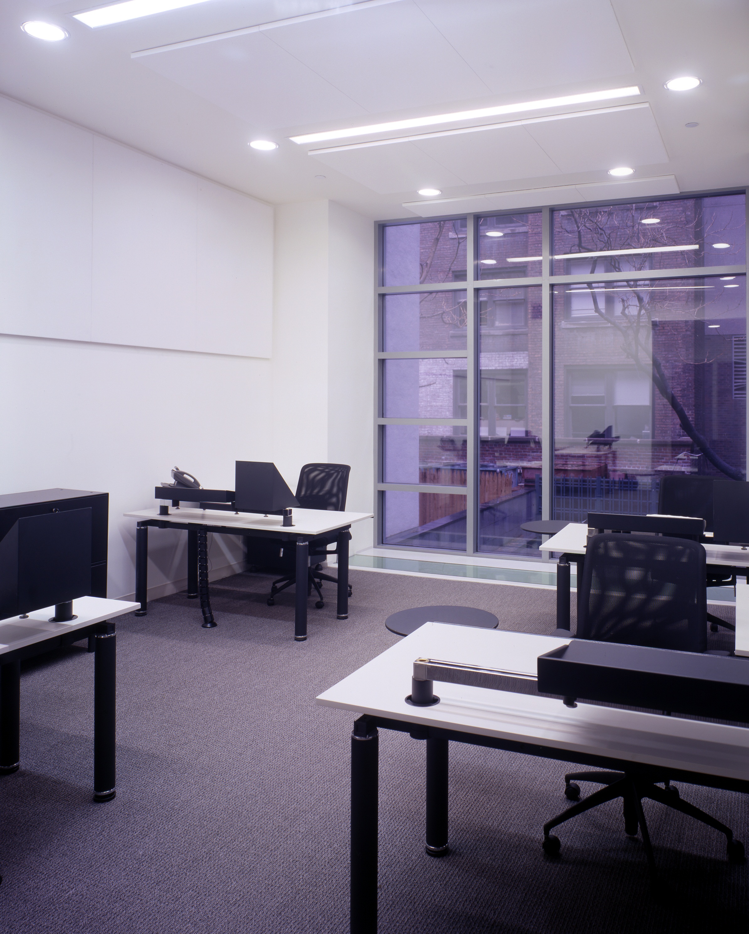 OFFICE4.jpg