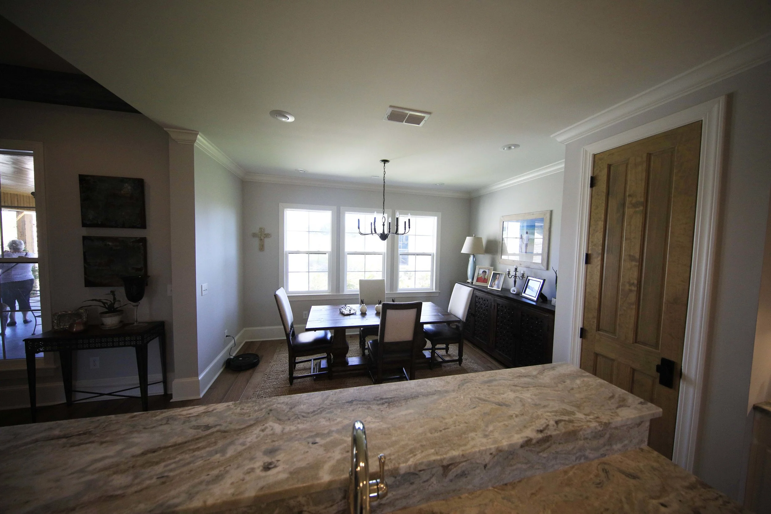 _C6A89322019-08-28 DAY LILLY NEW HOUSE PRE MOVE .JPG