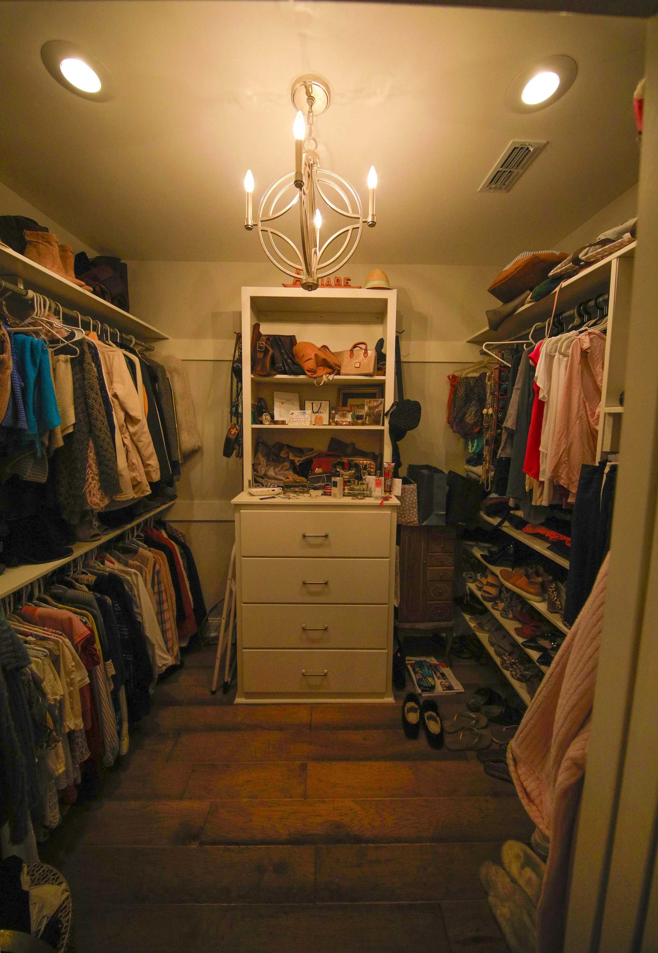 _C6A89542019-08-28 DAY LILLY NEW HOUSE PRE MOVE .JPG