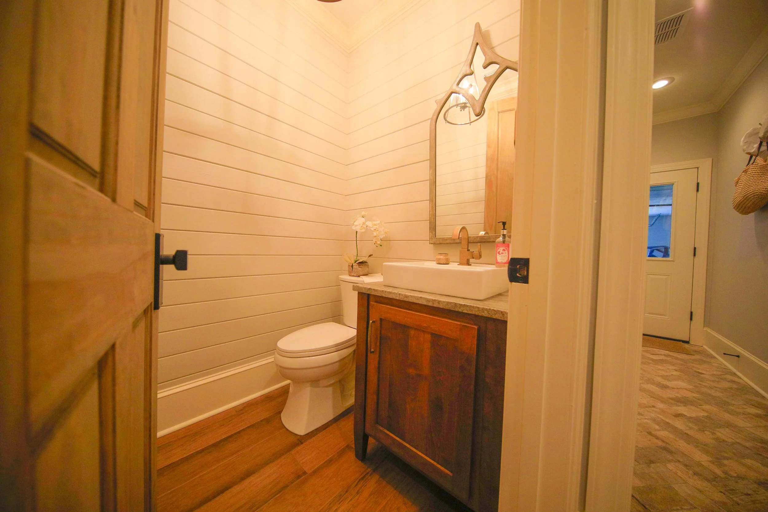 _C6A89572019-08-28 DAY LILLY NEW HOUSE PRE MOVE .JPG