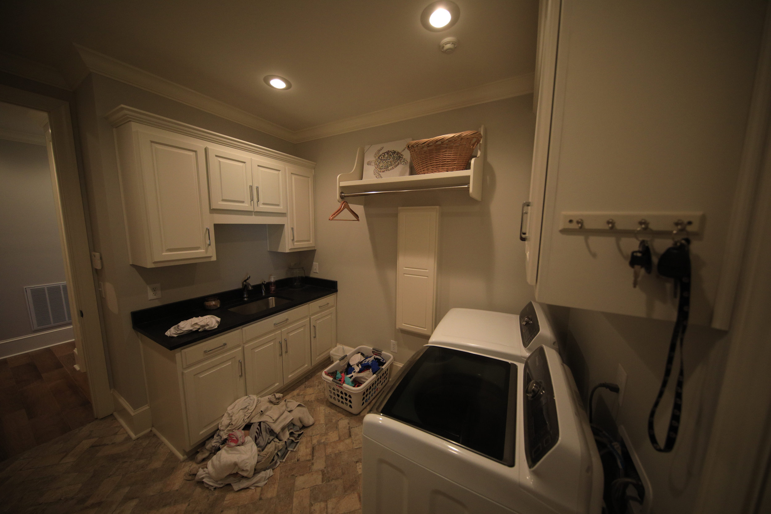 _C6A89562019-08-28 DAY LILLY NEW HOUSE PRE MOVE .JPG