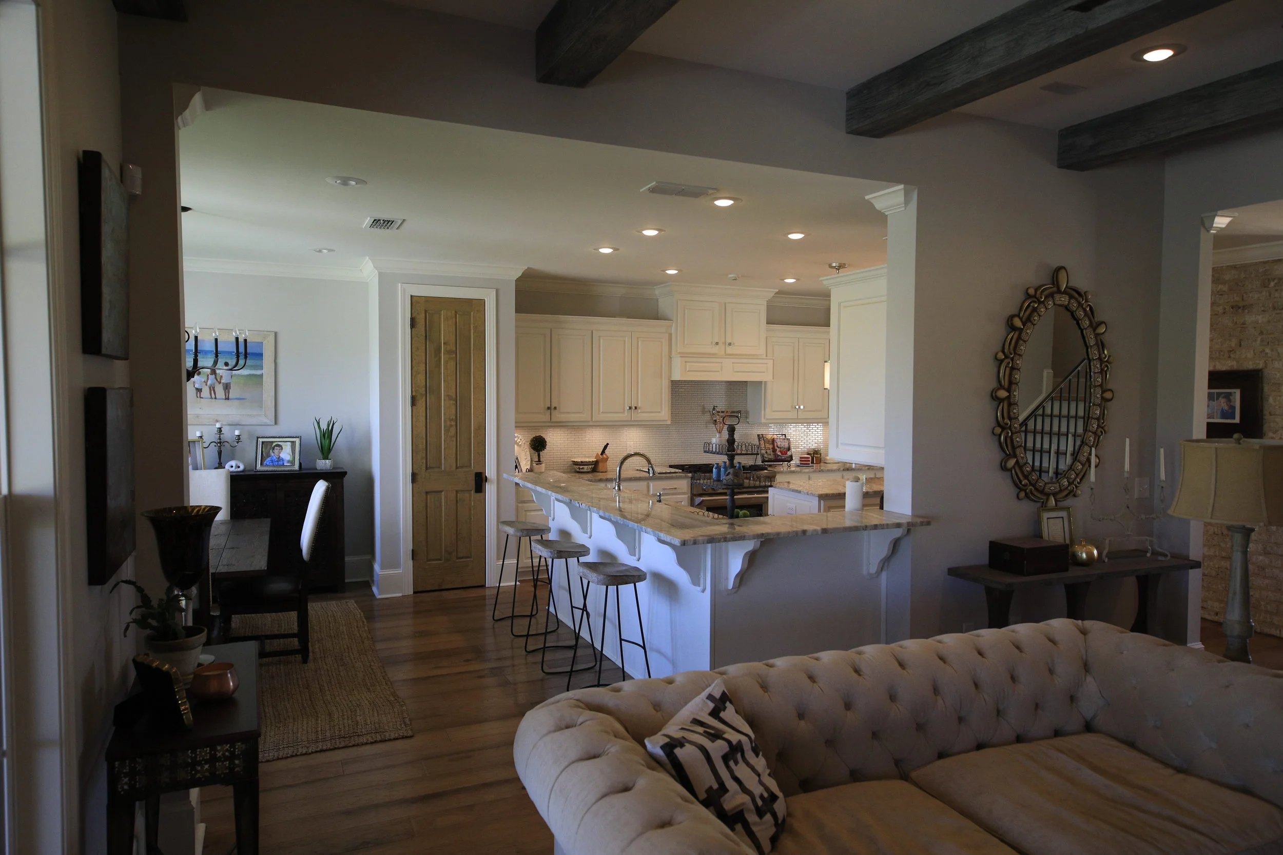 _C6A89672019-08-28 DAY LILLY NEW HOUSE PRE MOVE .JPG