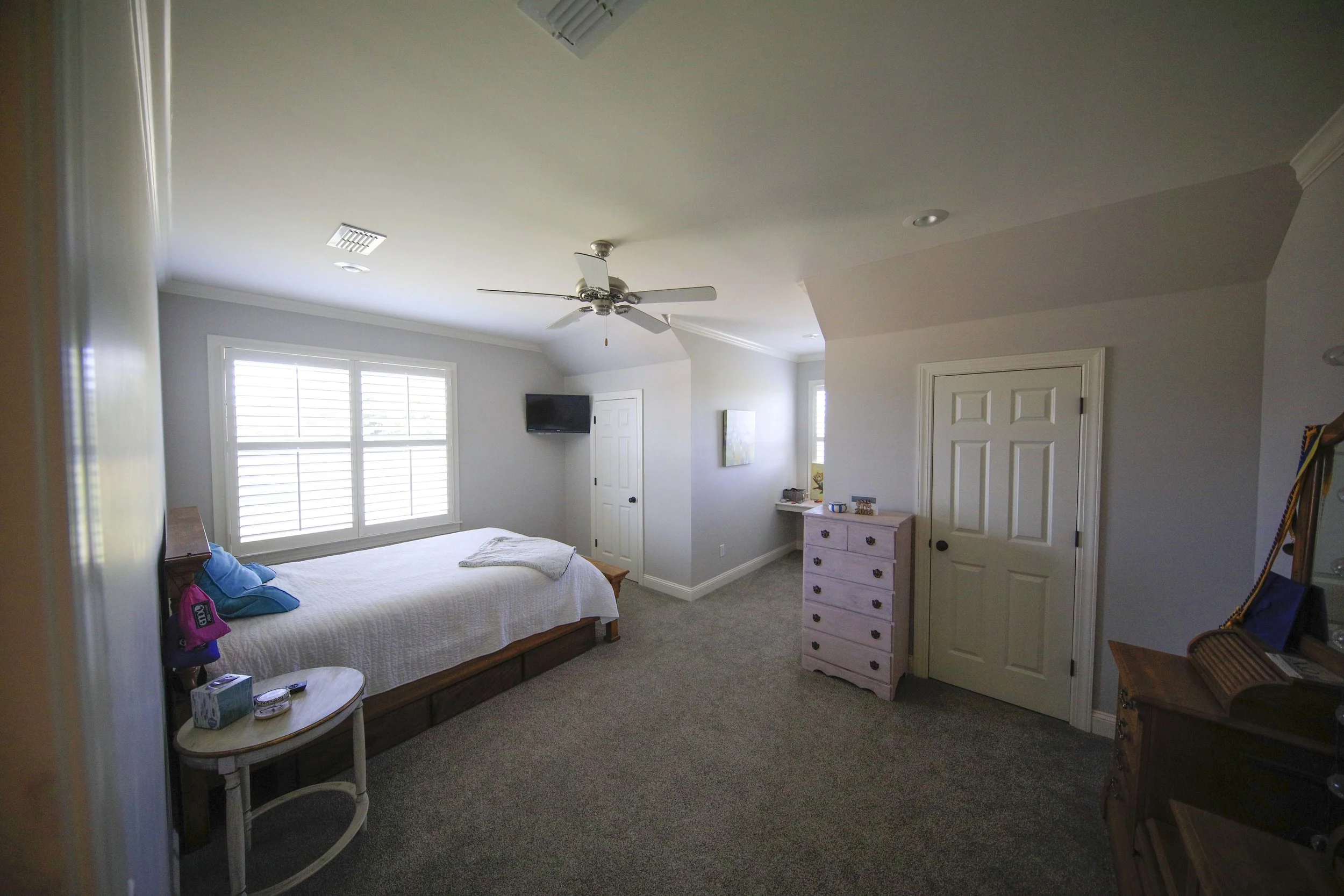 _C6A89782019-08-28 DAY LILLY NEW HOUSE PRE MOVE .JPG