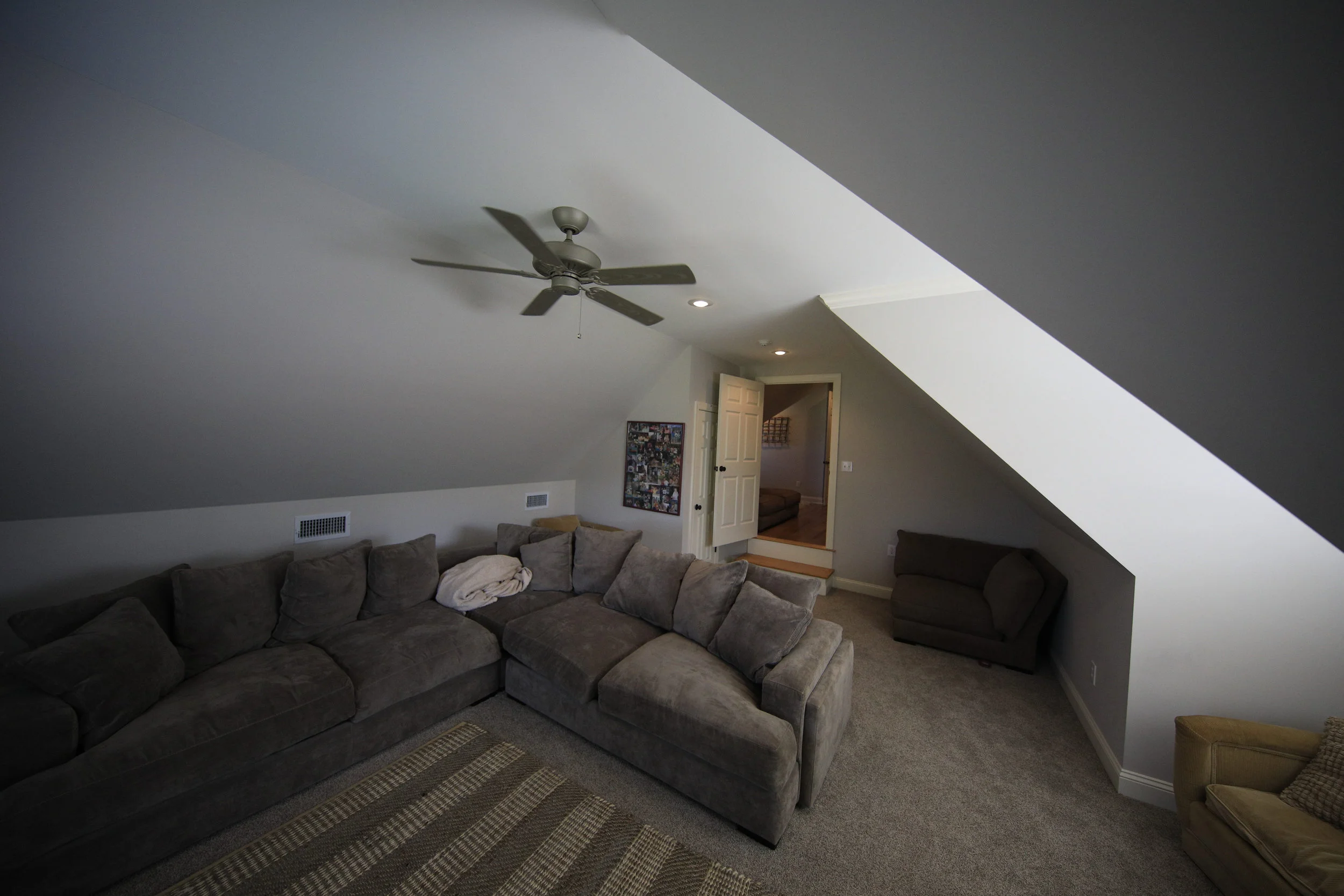 _C6A89872019-08-28 DAY LILLY NEW HOUSE PRE MOVE .JPG