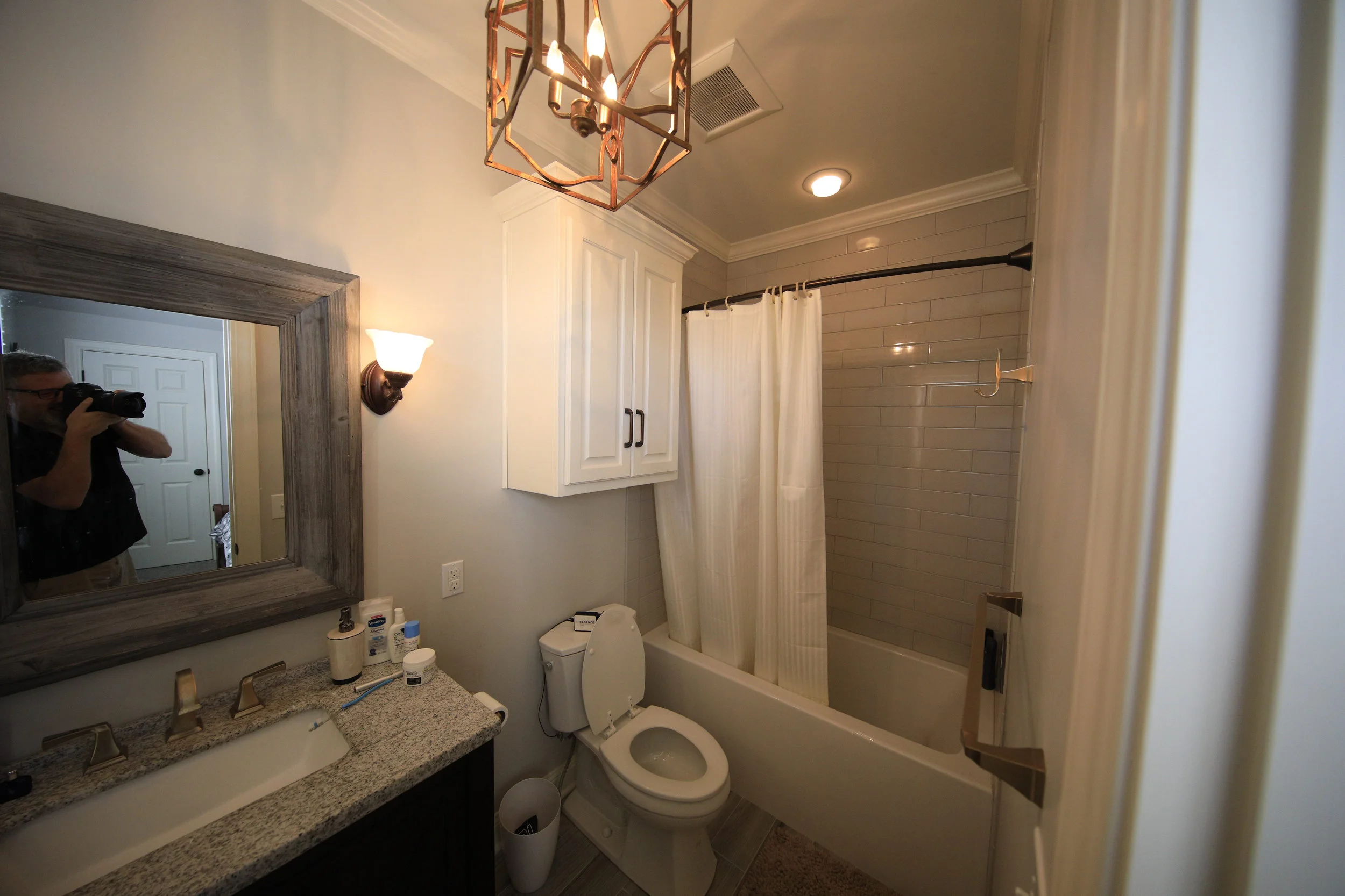 _C6A89932019-08-28 DAY LILLY NEW HOUSE PRE MOVE .JPG