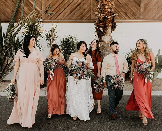 Bride squad ready to get their beautiful girl marrieddddd🌵❤️ @tercerobyaldeaweddings 
#allmyfavoritecolors