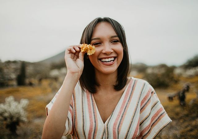 Senior sessions are one of my favorite things to shoot other than couples. We frolic around, have a good time, keep it light, goof off, and in between it all we get some really rad fun photos 🌼