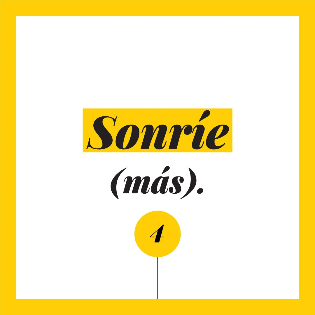 Sonríe (más).